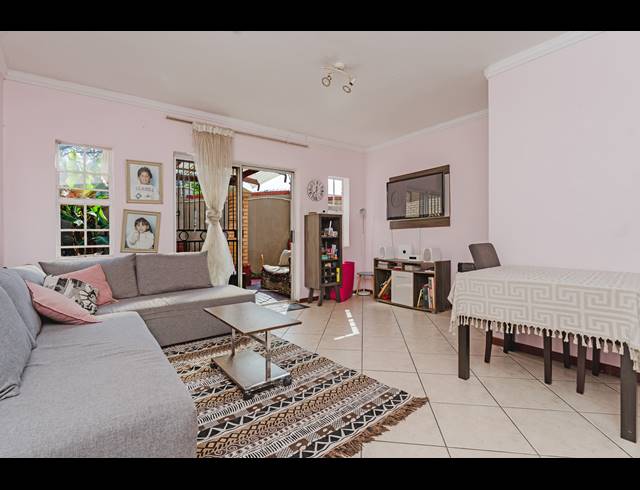 2 BEDROOM TOWNHOUSE FOR SALE IN HALFWAY GARDENS